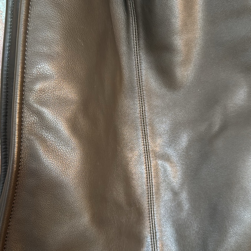 Large Margot Tote /Bucket Bag Soft Brown Leather or Vegan Leather Excellent - Picture 2 of 9